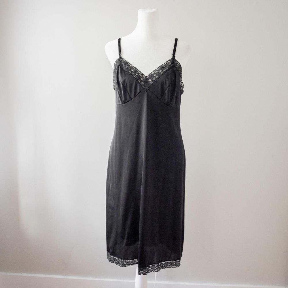Vintage Black Satin Vanity Fair Lace Classic Whimsigoth Women's slip nightgown